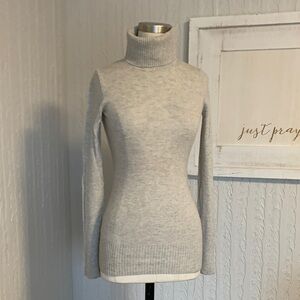 JCrew cashmere turtleneck sweater lt heather grey